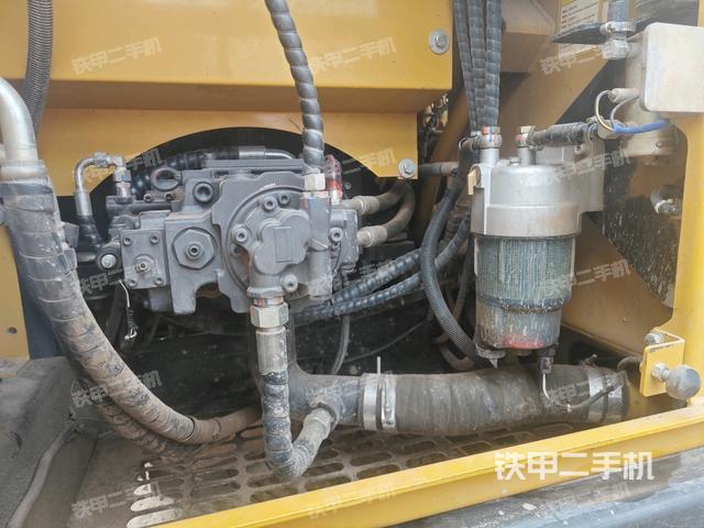 液壓泵斜45?左（大件艙室）