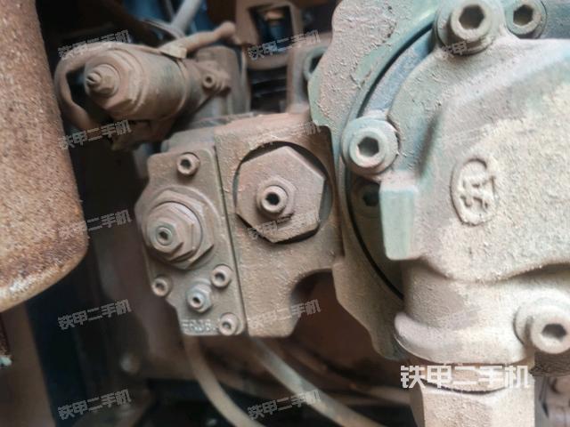 液壓泵斜45?左（大件艙室）