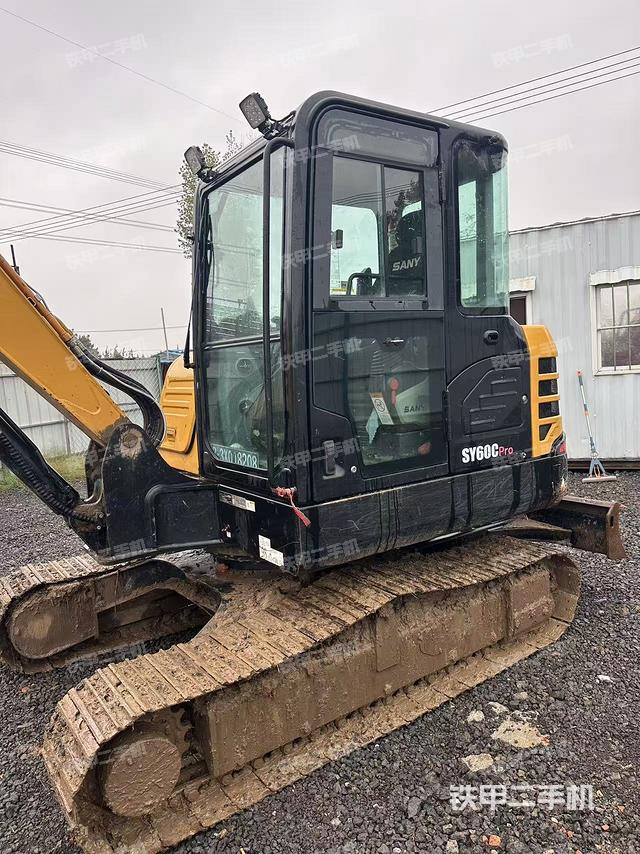 駕駛室整體（整機(jī)外觀）