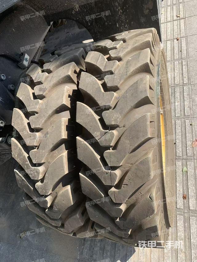 单侧履带整体（整机外观）