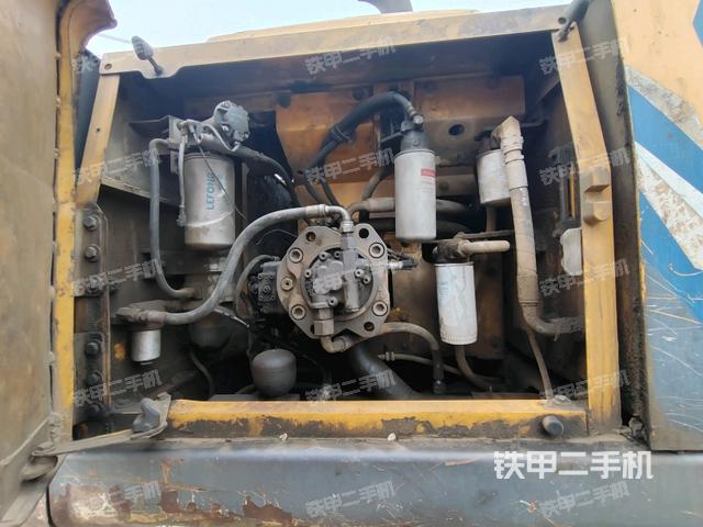 液壓泵斜45?左（大件艙室）