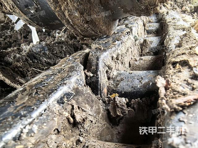 單側(cè)履帶整體（整機(jī)外觀）