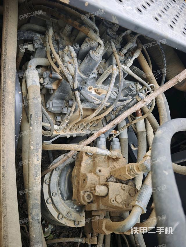 回轉(zhuǎn)馬達和主控閥（整機外觀）