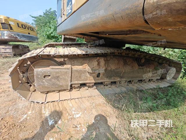 左側(cè)履帶整體?（行走機(jī)構(gòu)）