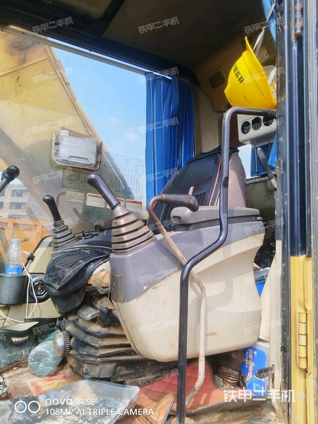 座椅左側(cè)控制臺/音響/含左手柄（駕駛室部分）