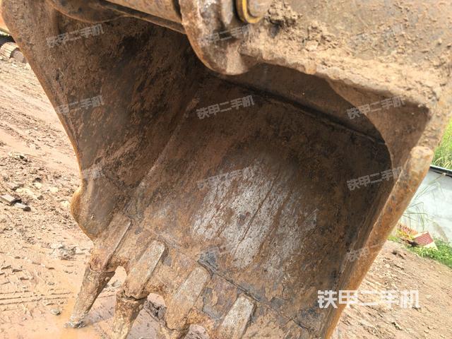 鏟斗右后整體（工作和回轉(zhuǎn)裝置）