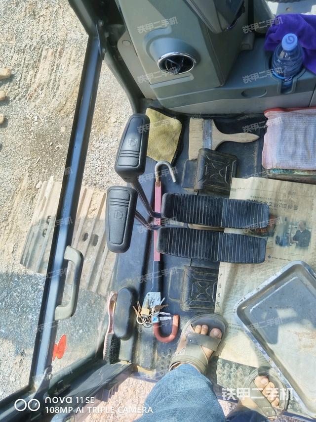 座椅后部（駕駛室部分）