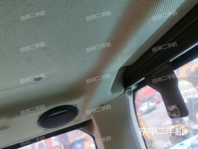 左后方玻璃角標（駕駛室部分）