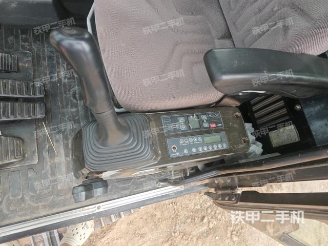 座椅左側(cè)控制臺(tái)/音響/含左手柄（駕駛室部分）