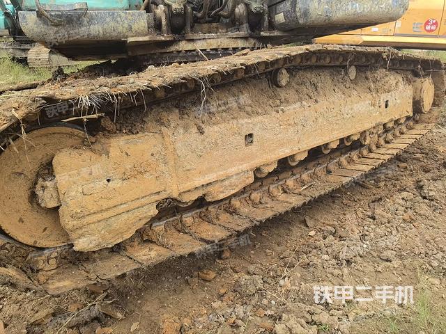 單側(cè)履帶整體（整機(jī)外觀）