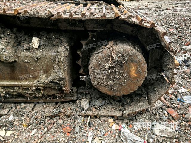 右驅(qū)動(dòng)輪（行走機(jī)構(gòu)）