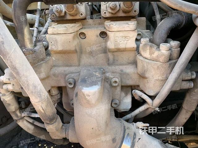 液壓泵艙室正面整體（整機(jī)外觀）