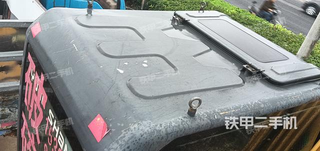 驾驶室顶部（整机外观）