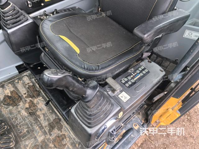 后窗玻璃角標(biāo)（駕駛室部分）