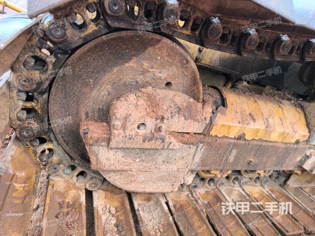 右引导轮（推土机底盘及工作装置）