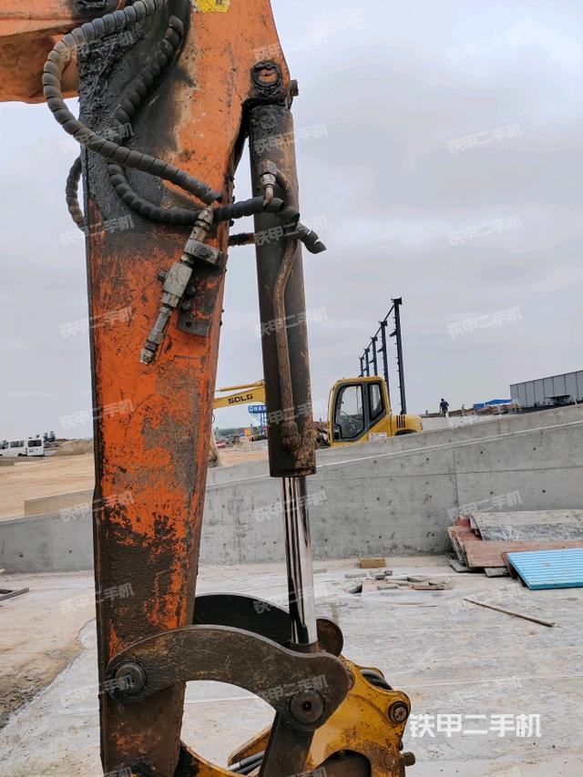 小臂整體左后（工作和回轉(zhuǎn)裝置）