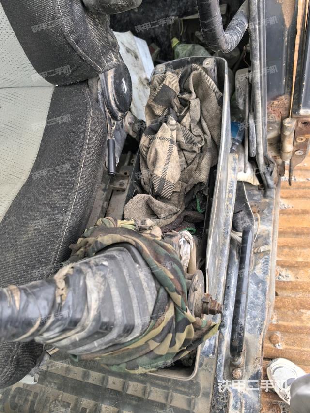 座椅左側(cè)控制臺(tái)/音響/含左手柄（駕駛室部分）