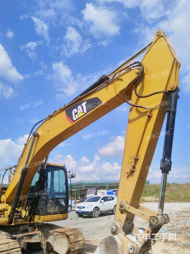 小臂整體左后（工作和回轉(zhuǎn)裝置）