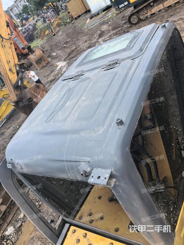 氣門室蓋螺絲特寫（上車部件）