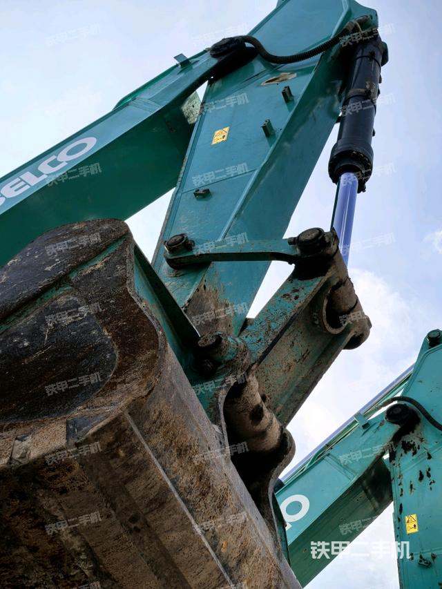 小臂整体左后（工作和回转装置）