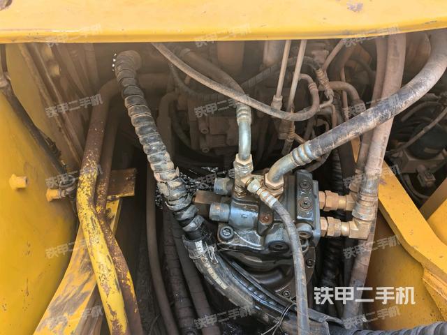 駕駛室頂部俯視（上車(chē)部件）