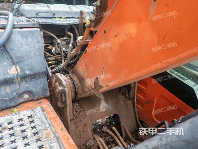 大臂根部 斜视（工作和回转装置）