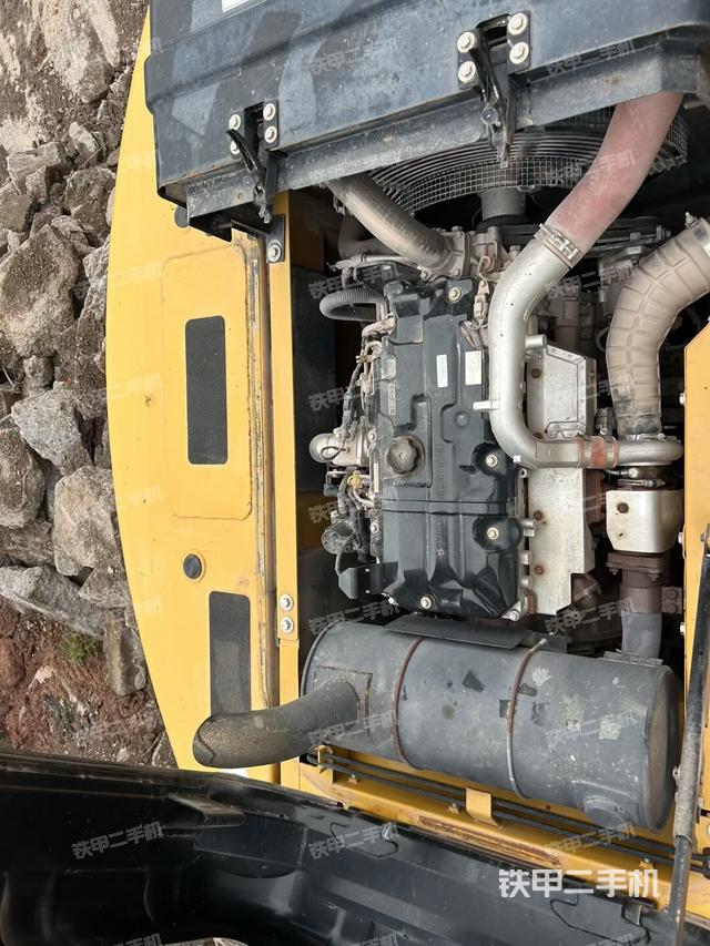 氣門室蓋螺絲特寫（上車部件）