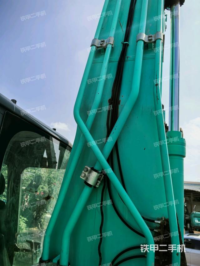 大臂背部俯视（工作和回转装置）