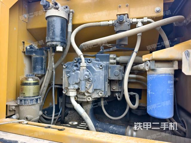 液壓泵斜45?右（大件艙室）