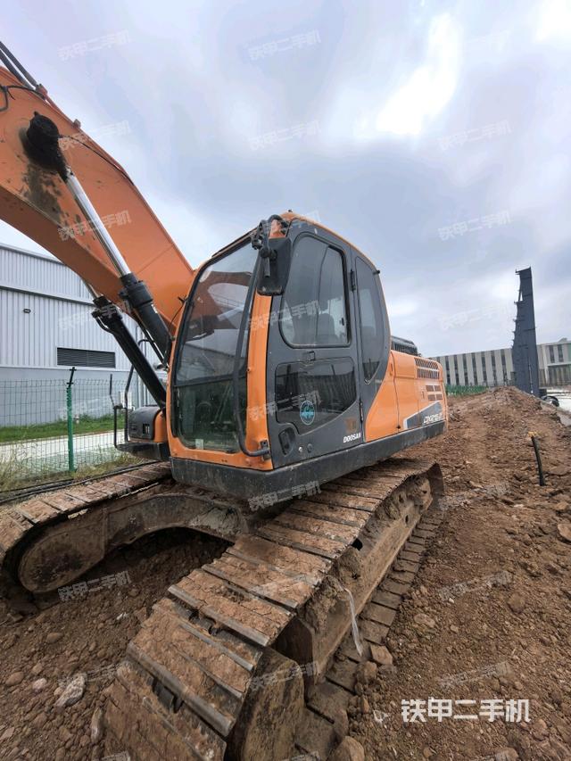 駕駛室左前45度（駕駛室部分）