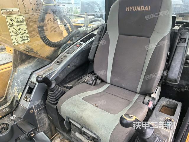 座椅左側(cè)控制臺/音響/含左手柄（駕駛室部分）