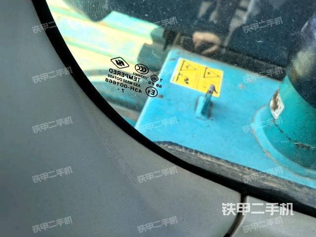 后窗玻璃角标（驾驶室部分）