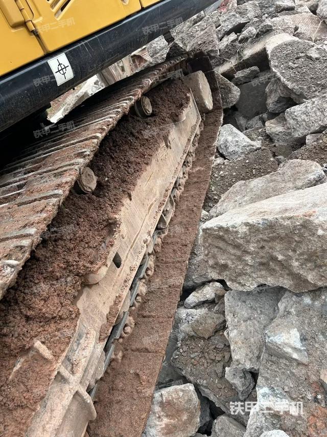 左側(cè)履帶整體?（行走機構(gòu)）