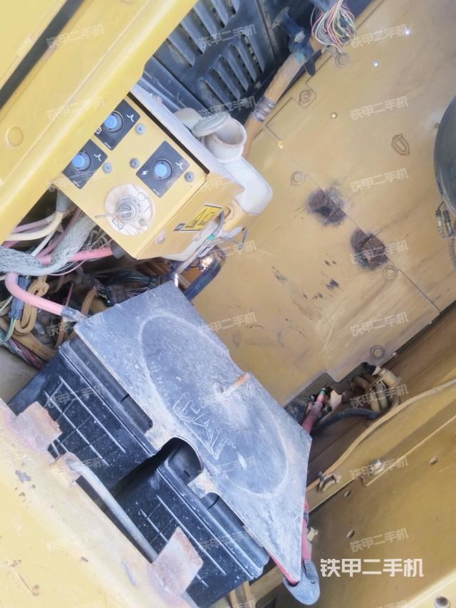 電瓶（大件艙室）