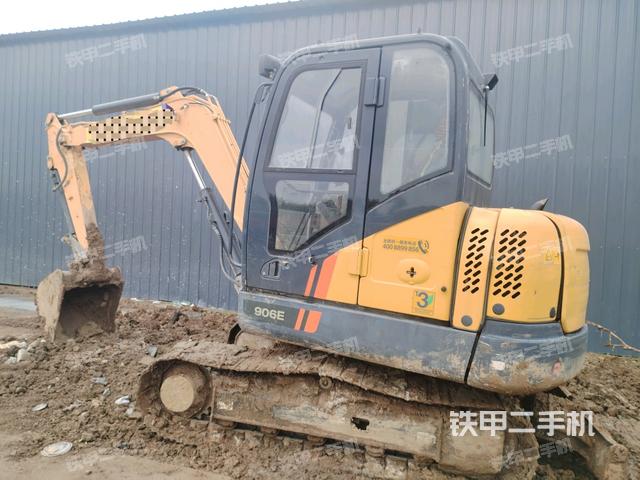 駕駛室整體（整機(jī)外觀(guān)）