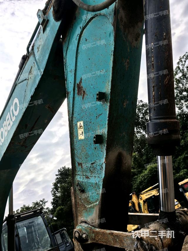 大臂油缸整體?豎拍（工作和回轉(zhuǎn)裝置）