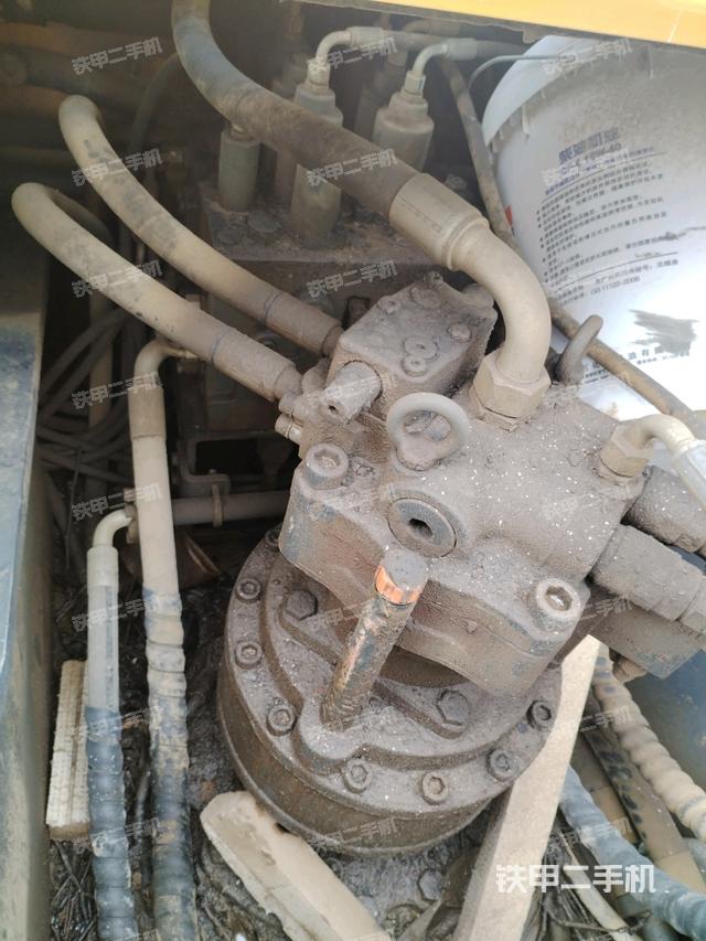 回轉馬達和主控閥（整機外觀）