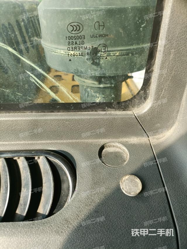 后窗玻璃角标（驾驶室部分）