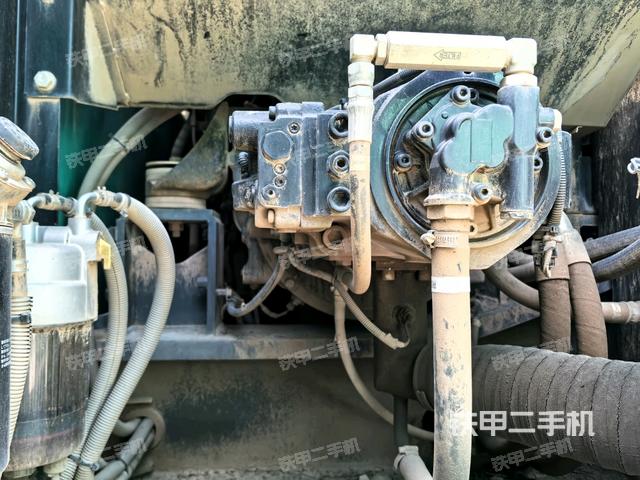 液壓泵斜45?左(大件艙室) 液壓泵斜45?左(大件艙室)