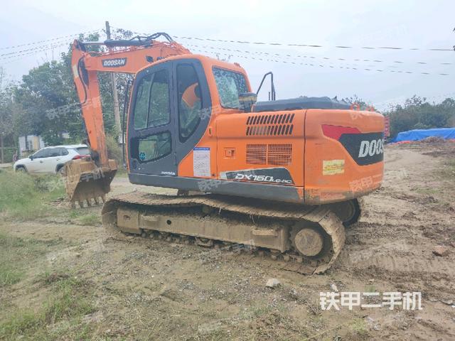 駕駛室頂部（整機外觀）