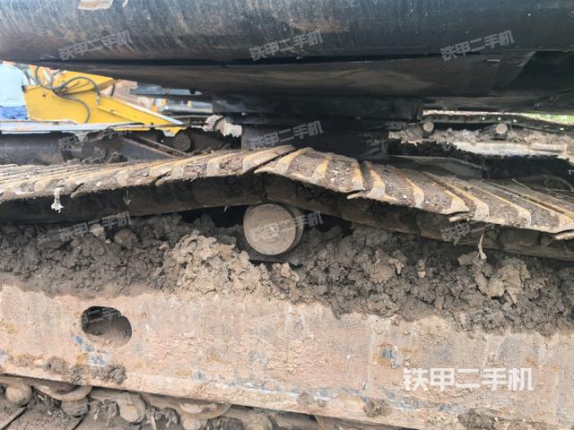 右驅(qū)動輪（行走機(jī)構(gòu)）