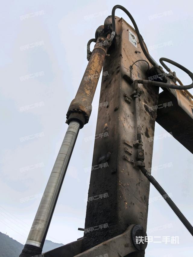 小臂整體左后（工作和回轉(zhuǎn)裝置）