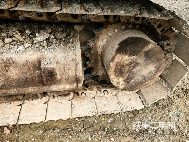 右驅(qū)動(dòng)輪（行走機(jī)構(gòu)）