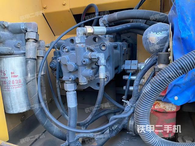 液壓泵艙室正面整體（整機(jī)外觀）