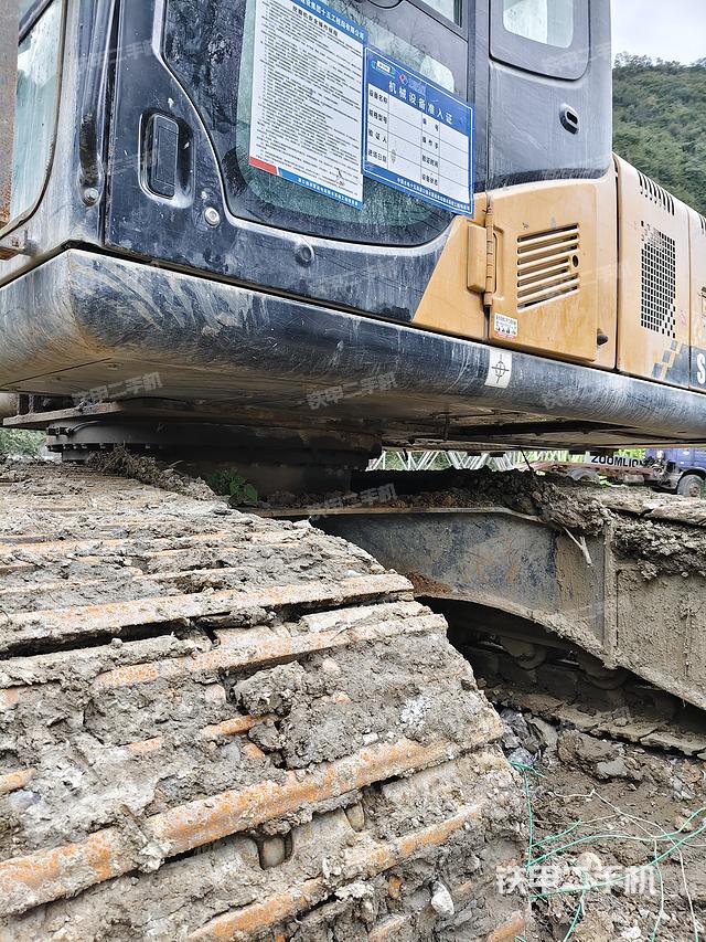 驾驶室整体（整机外观）