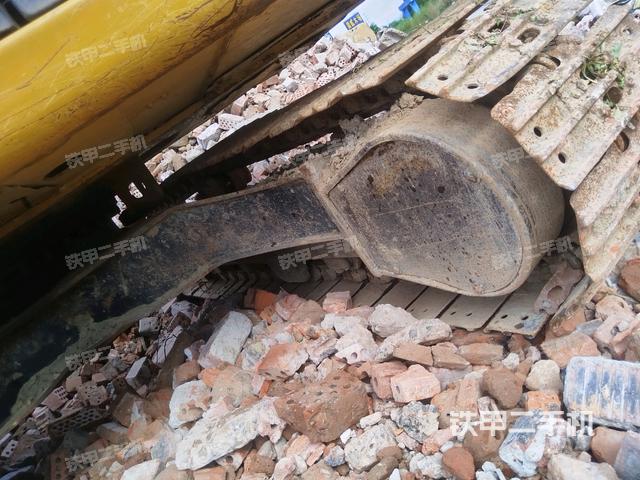 右驅(qū)動(dòng)輪（行走機(jī)構(gòu)）