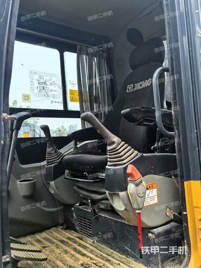 駕駛室整體（整機(jī)外觀）