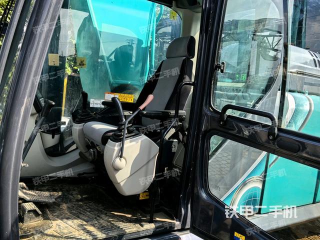 驾驶室正侧（驾驶室部分）