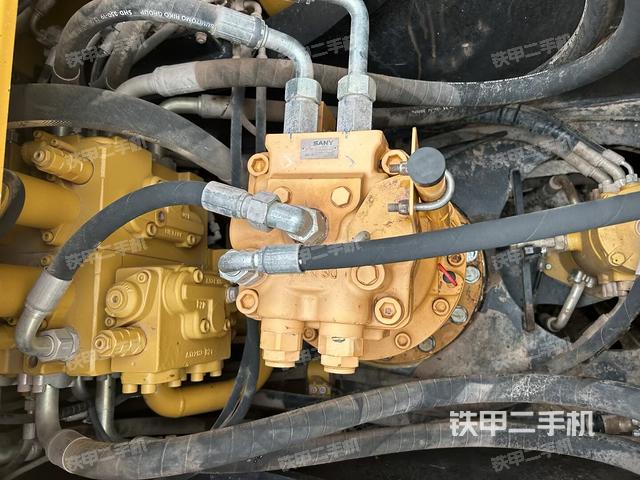 回轉(zhuǎn)馬達（上車部件）