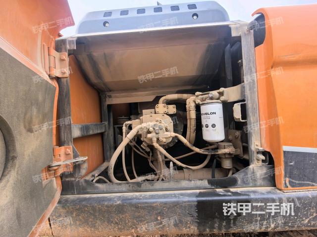 液壓泵斜45?左（大件艙室）